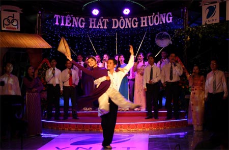 tieng hat dong huong