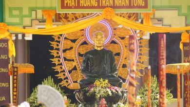 Tượng Phật hoàng Nhân Tông